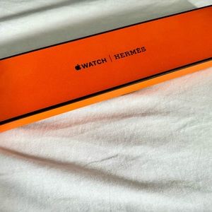 Selling Apple Watch Hermés 40mm Noir Attelage Double Tour Band.